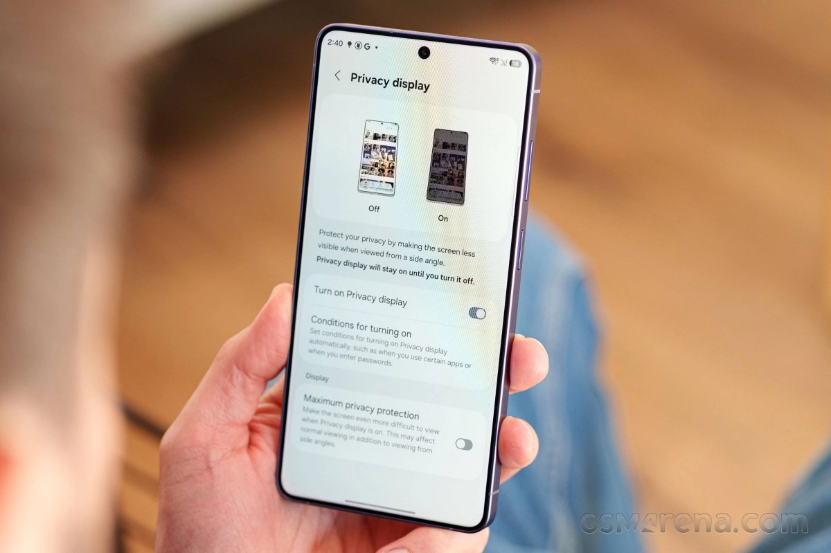 Samsung phone privacy display settings menu.