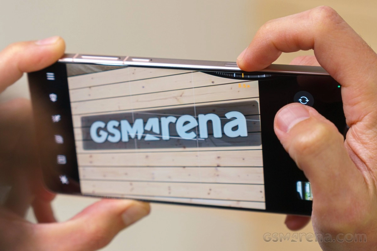 Oppo Find X9 Ultra camera viewfinder with GSMarena logo.