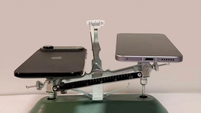 Honor Magic 8 Air versus iPhone weight comparison.