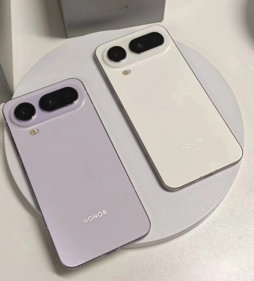 Honor Magic8 Pro Air smartphones, lavender and white.