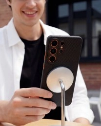 Samsung Galaxy S26 Ultra case with magnetic mount.