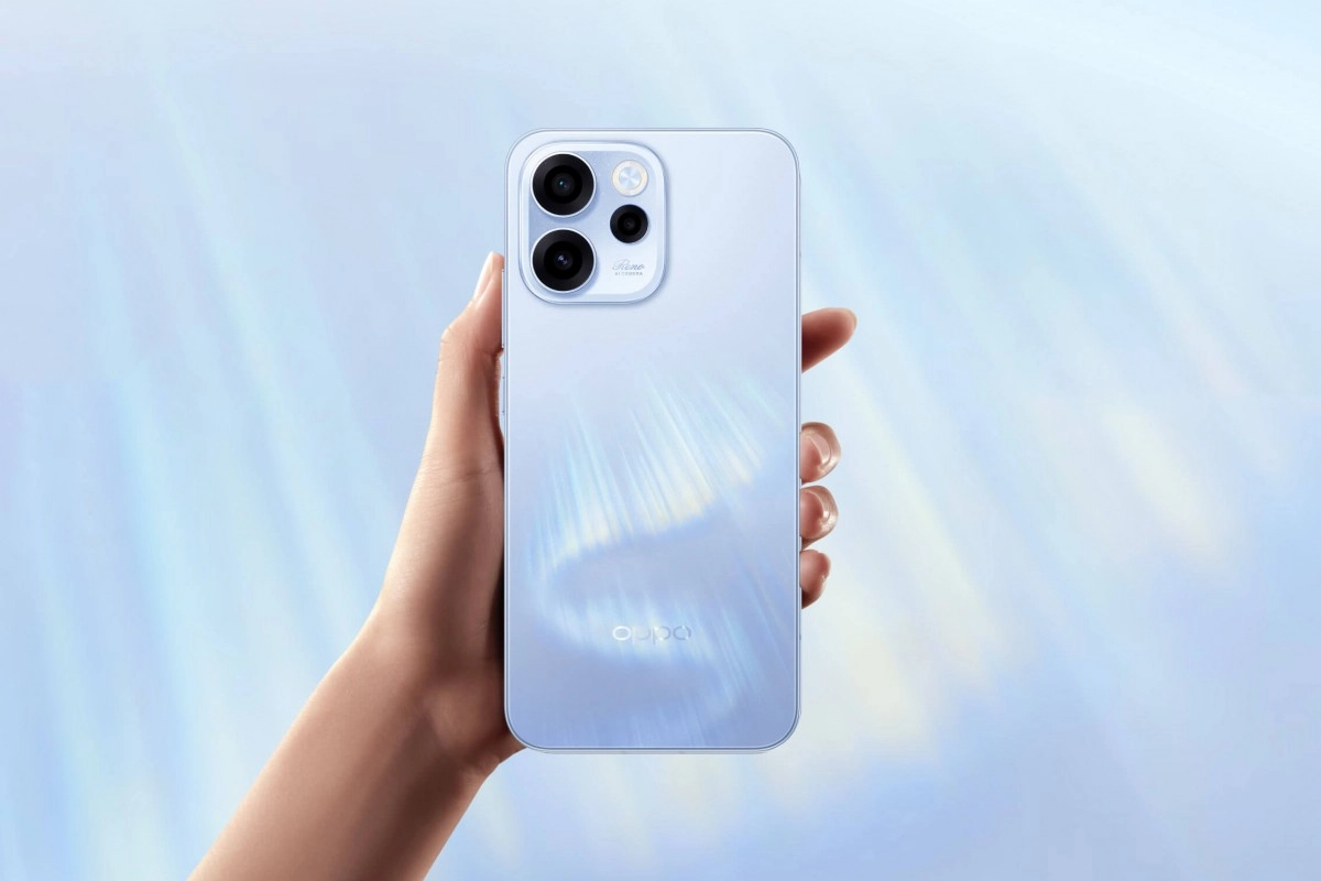 Blue Oppo Reno15 FS smartphone held in hand.