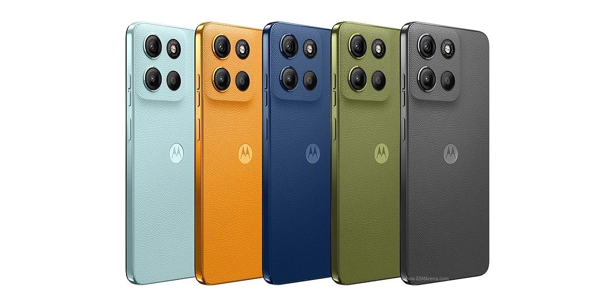 Motorola G17 phone renders in multiple colors.